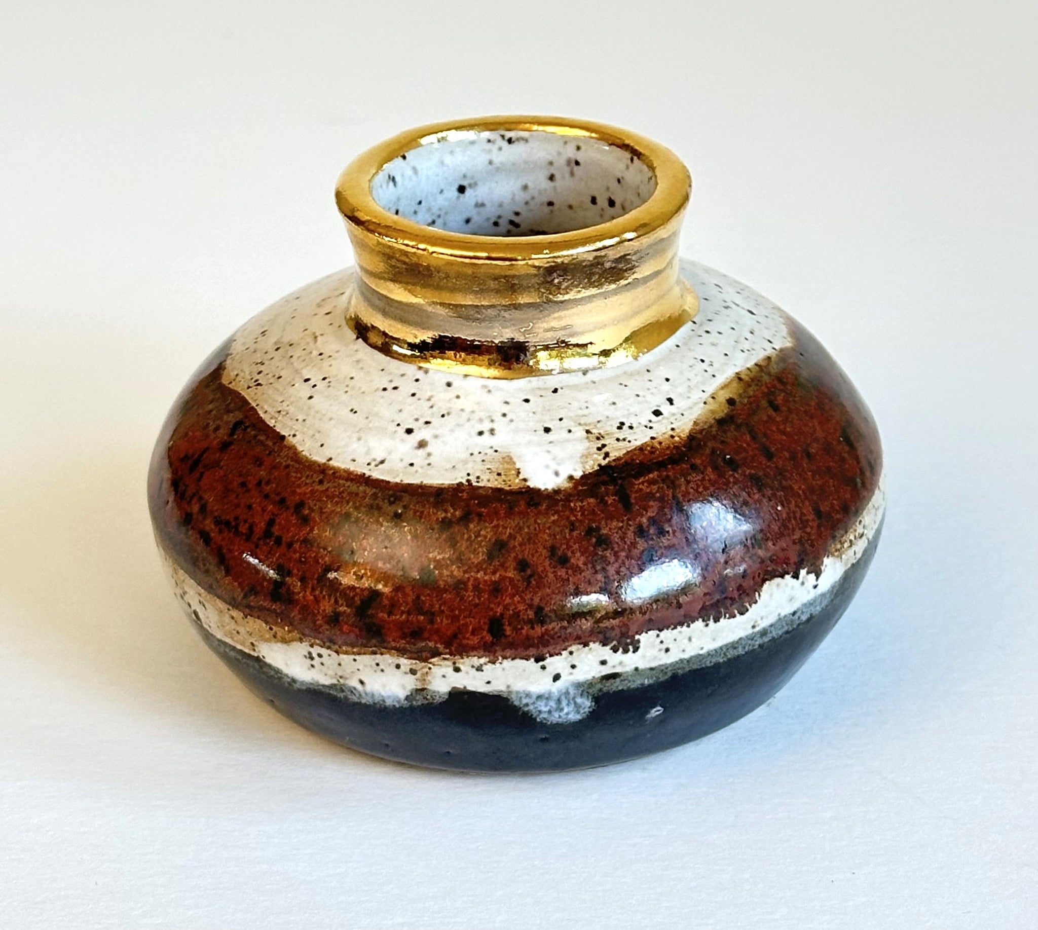 Weed Pot - White, Ancient Red & Black, Gold Lustre